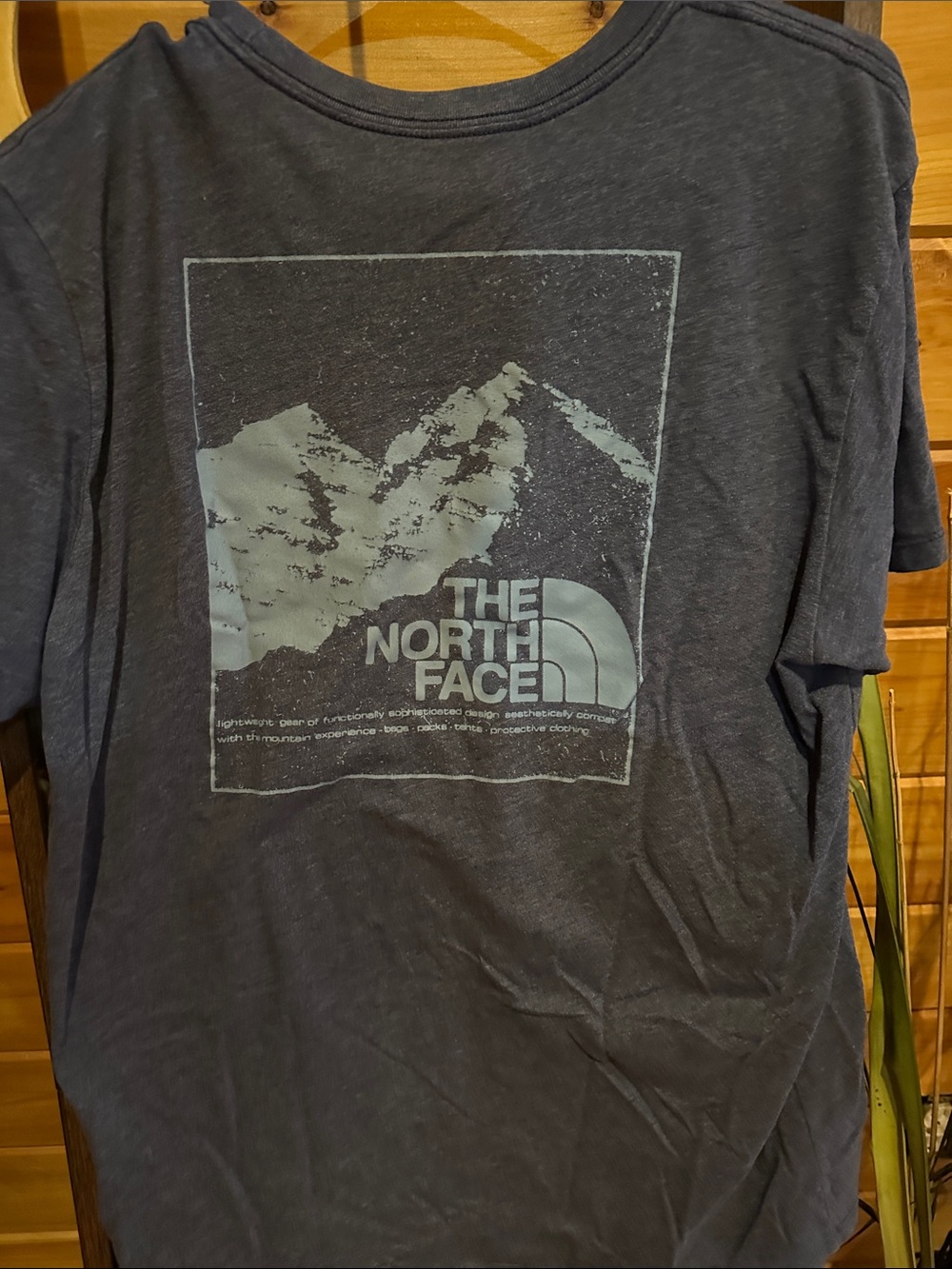 The North Face Men’s Short Sleeve Tee heathered blue
